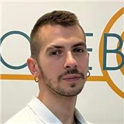 Entrenador experimentado con amplia variedad de perfiles de clientes de forma individual o en grupos de diferentes dimensiones